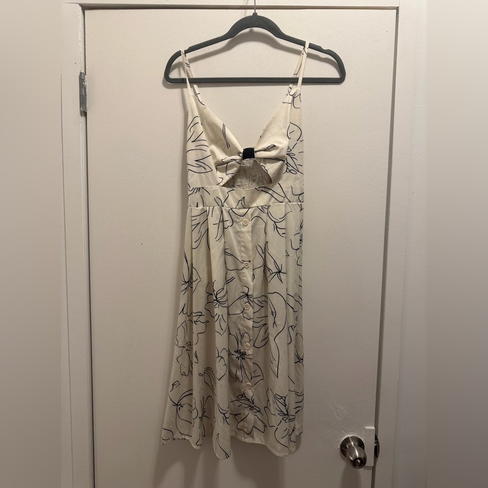 Chic Cream Floral Midi Dress